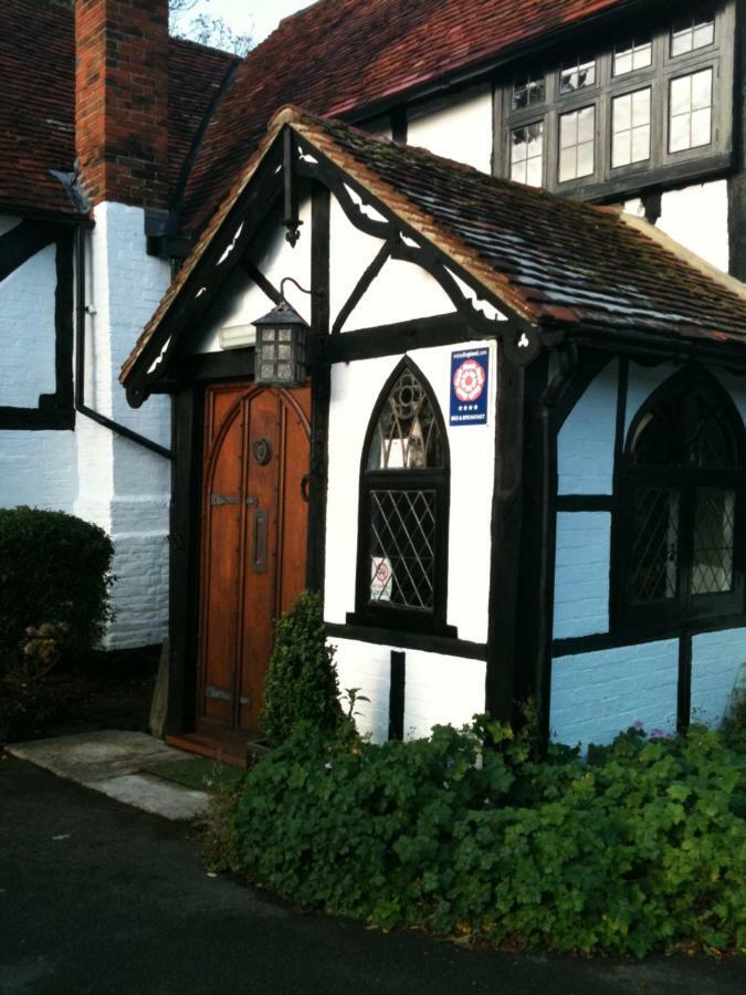 Bed and Breakfast The Old Farmhouse Windsor Exterior foto